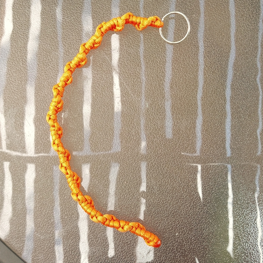 Spiral Paracord keychain